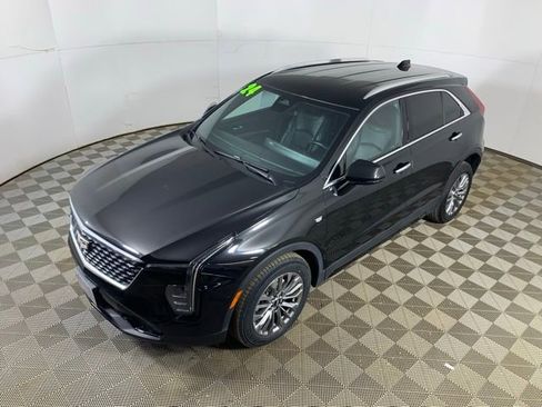Used 2024 Cadillac XT4 Premium Luxury image 9