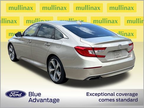 Used 2018 Honda Accord Touring image 9