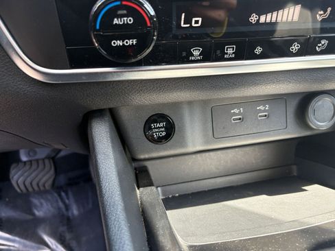 Used 2025 Nissan Rogue SV FWD image 27