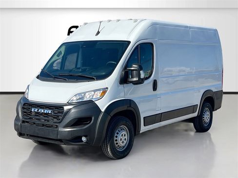 Used 2023 RAM ProMaster 2500 w/ Driver Convenience Group image 3