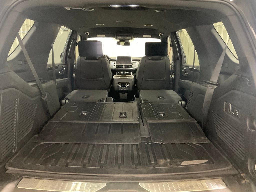 Used 2023 GMC Yukon AT4 w/ LPO, Floor Liner Package AWD/4WD image 31