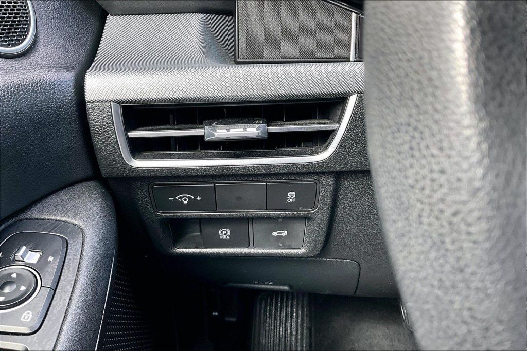 Used 2025 Hyundai Sonata SEL FWD image 15