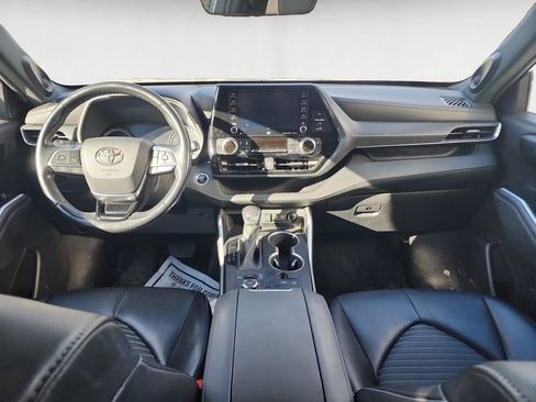 Used 2021 Toyota Highlander XSE image 10
