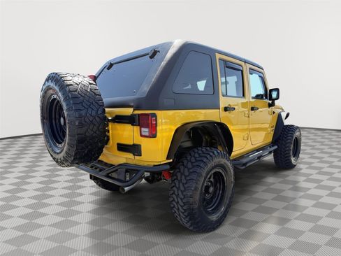 Used 2015 Jeep Wrangler Unlimited Sport w/ Max Tow Package AWD/4WD image 4