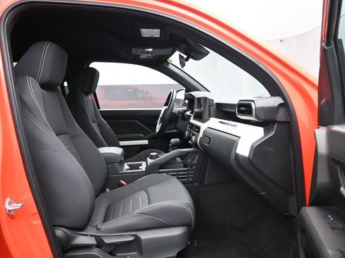 Used 2024 Toyota Tacoma TRD Off-Road image 28