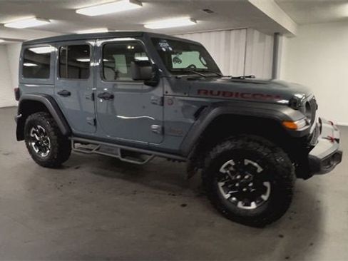 Used 2024 Jeep Wrangler Unlimited Rubicon w/ Technology Group image 2
