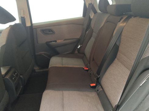 Used 2021 Nissan Rogue S image 18