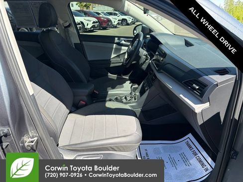Used 2022 Volkswagen Taos SE w/ Panoramic Sunroof Package AWD/4WD image 11