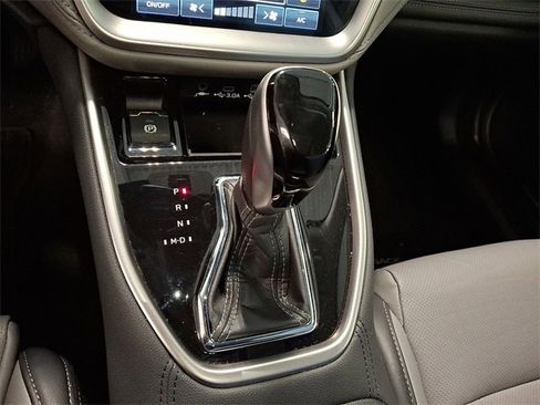 Certified 2025 Subaru Outback Limited image 15