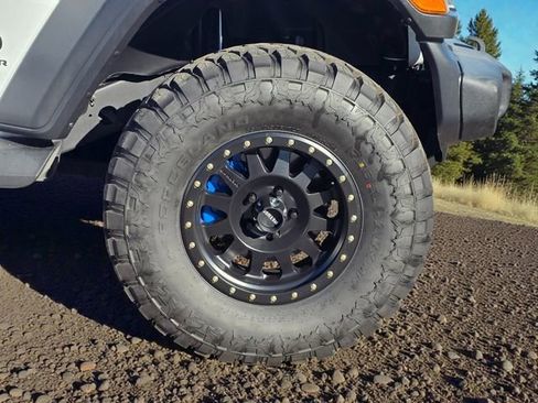 Used 2020 Jeep Gladiator Sport w/ Quick Order Package 24S image 7