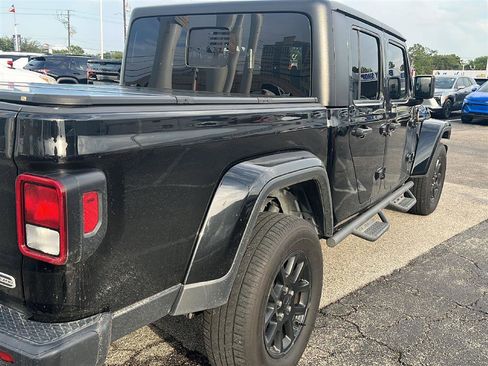 Used 2023 Jeep Gladiator Overland AWD/4WD image 3