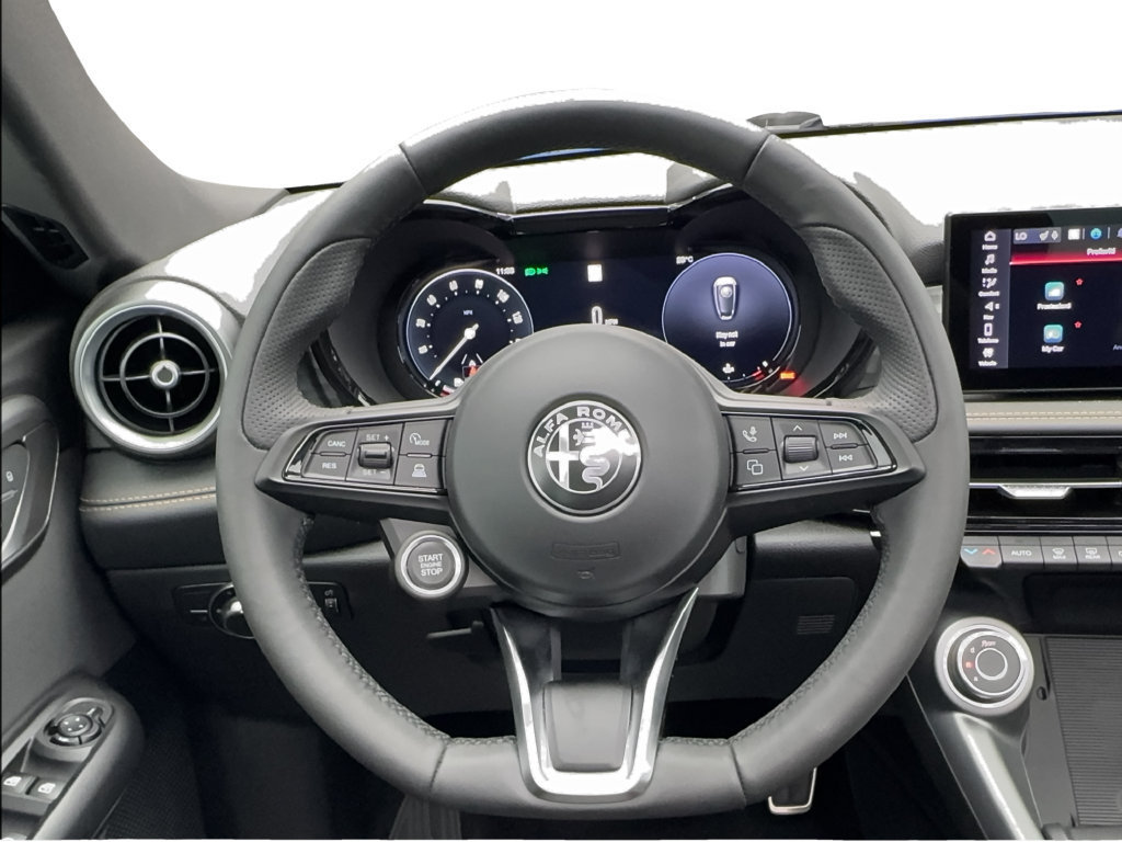 New 2026 Alfa Romeo Tonale w/ Black Premium Package AWD/4WD image 40