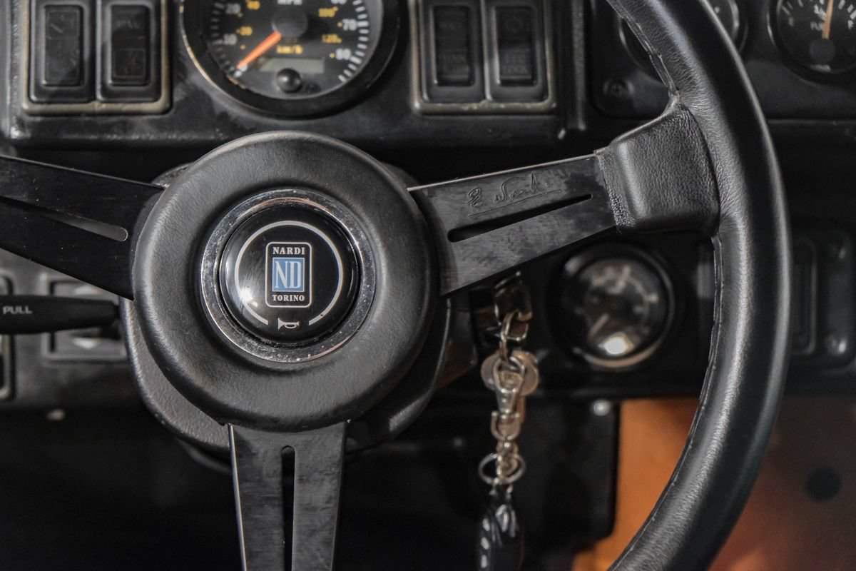 Used 1994 HUMMER H1 4-Door Open Top AWD/4WD image 17