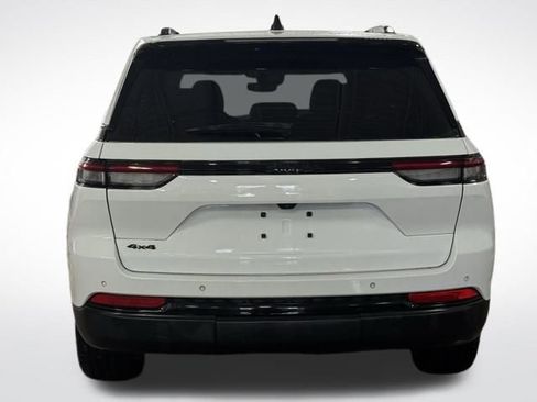 Certified 2022 Jeep Grand Cherokee Altitude image 8