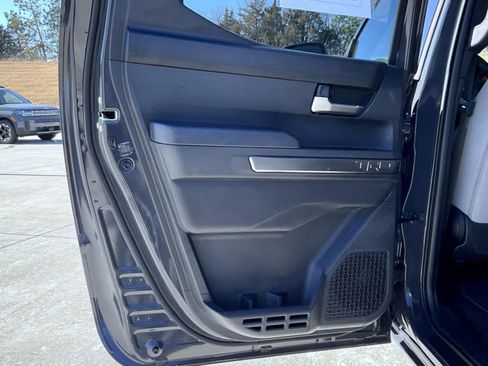 Used 2025 Toyota Tacoma TRD Off-Road image 21