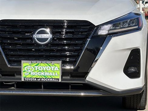 Used 2023 Nissan Kicks SR image 8