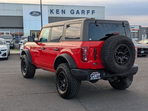 Used 2022 Ford Bronco Wildtrak image 9