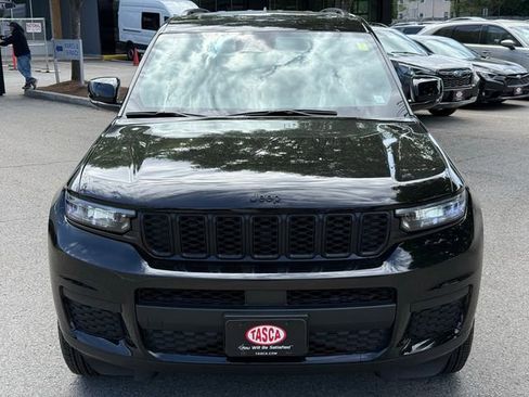 Used 2024 Jeep Grand Cherokee L Altitude AWD/4WD image 2
