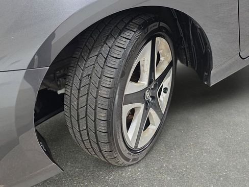 Used 2016 Toyota Prius Three Touring FWD image 30