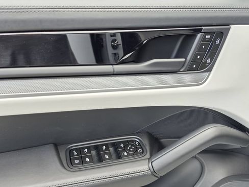 New 2026 Porsche Cayenne S AWD/4WD image 17