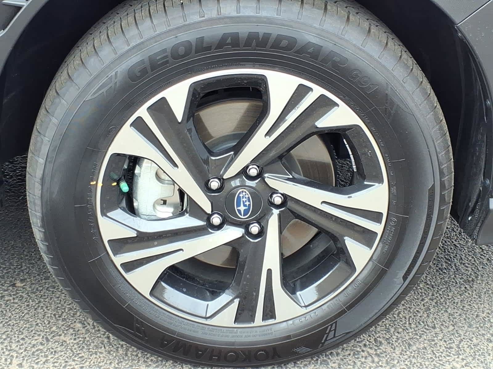 Certified 2025 Subaru Crosstrek 2.5i Premium AWD/4WD image 9