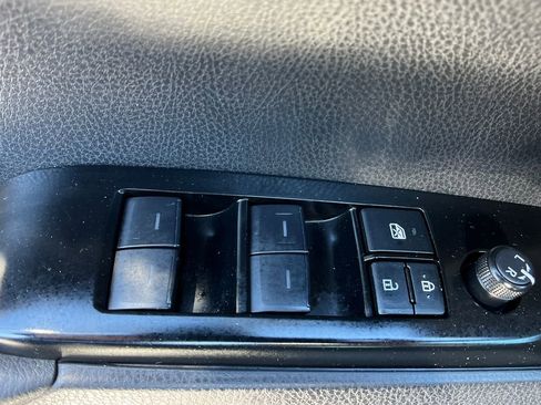 Used 2025 Toyota Camry LE w/ Convenience Package image 13