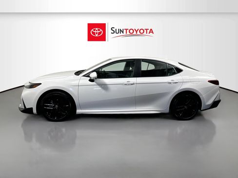 Used 2026 Toyota Camry SE FWD image 7