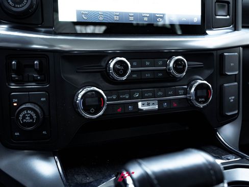 Used 2021 Ford F150 Lariat w/ Max Trailer Tow Package image 16