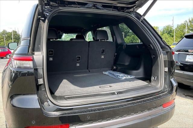 New 2026 Jeep Grand Cherokee Altitude AWD/4WD image 19