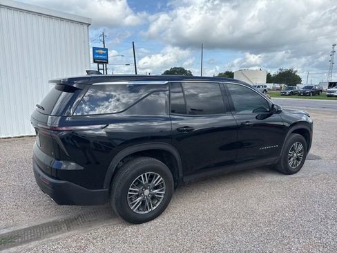 Used 2024 Chevrolet Traverse LS FWD image 6