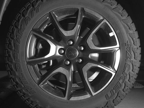 Used 2025 Jeep Compass Trailhawk AWD/4WD image 12