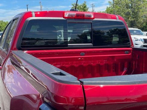 Used 2025 Chevrolet Colorado Z71 AWD/4WD image 31