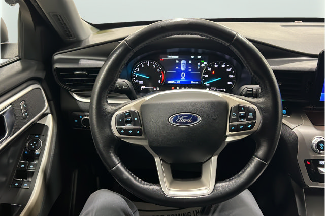 Used 2021 Ford Explorer XLT AWD/4WD image 22