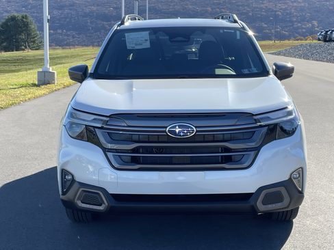 Used 2025 Subaru Forester Limited AWD/4WD image 6