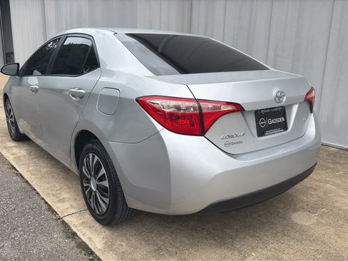 Used 2018 Toyota Corolla LE FWD image 5
