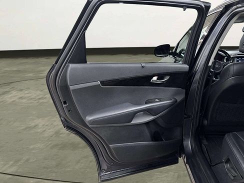 Used 2018 Kia Sorento EX image 16