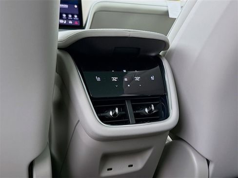 New 2025 Volvo EX90 Plus image 25