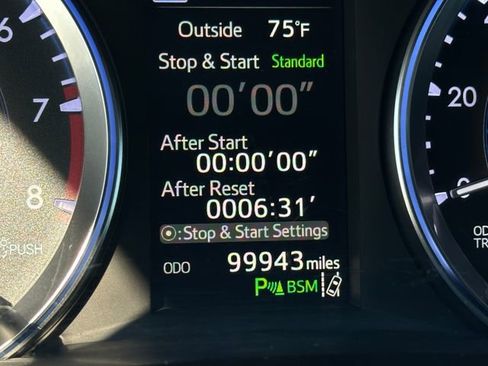 Used 2017 Toyota Highlander Limited image 22