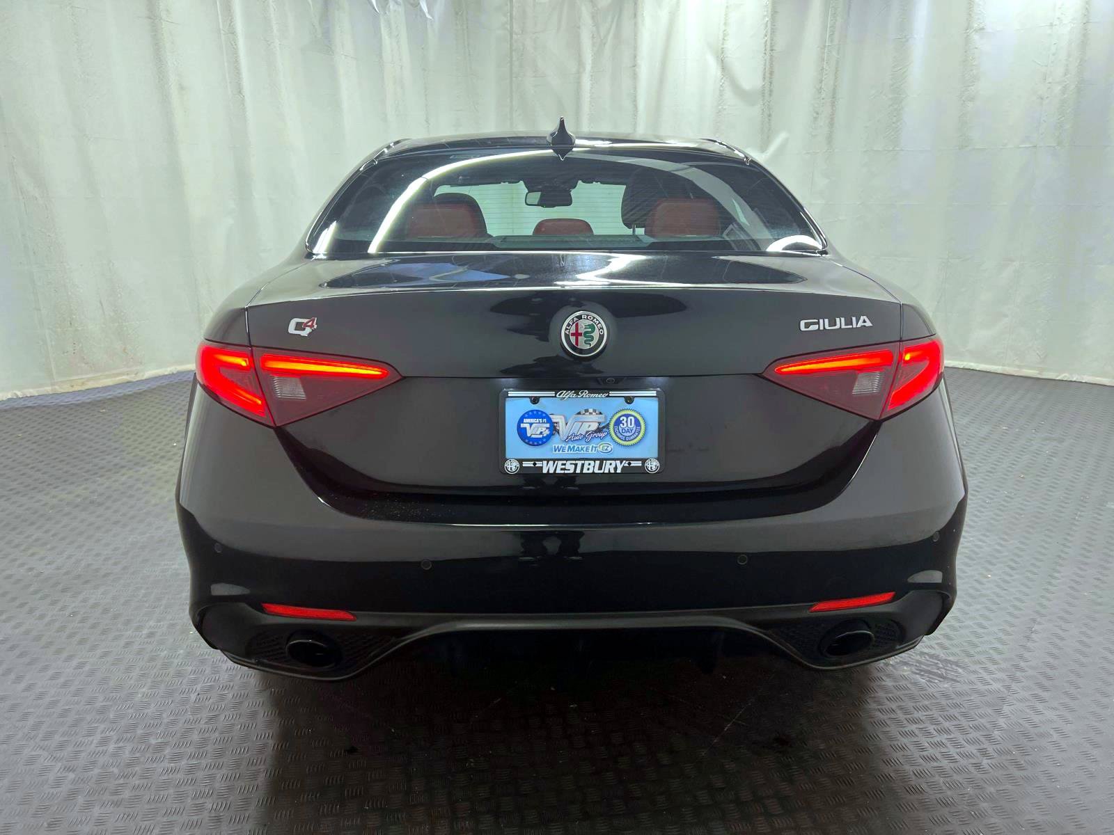 Used 2023 Alfa Romeo Giulia Veloce AWD/4WD image 8