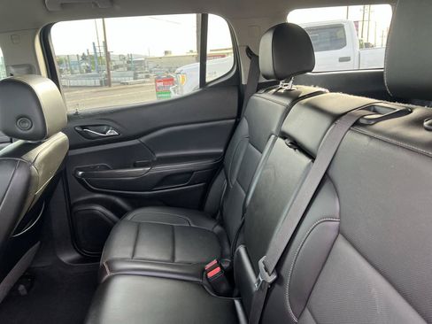 Used 2021 GMC Acadia SLT w/ Technology Package FWD image 8
