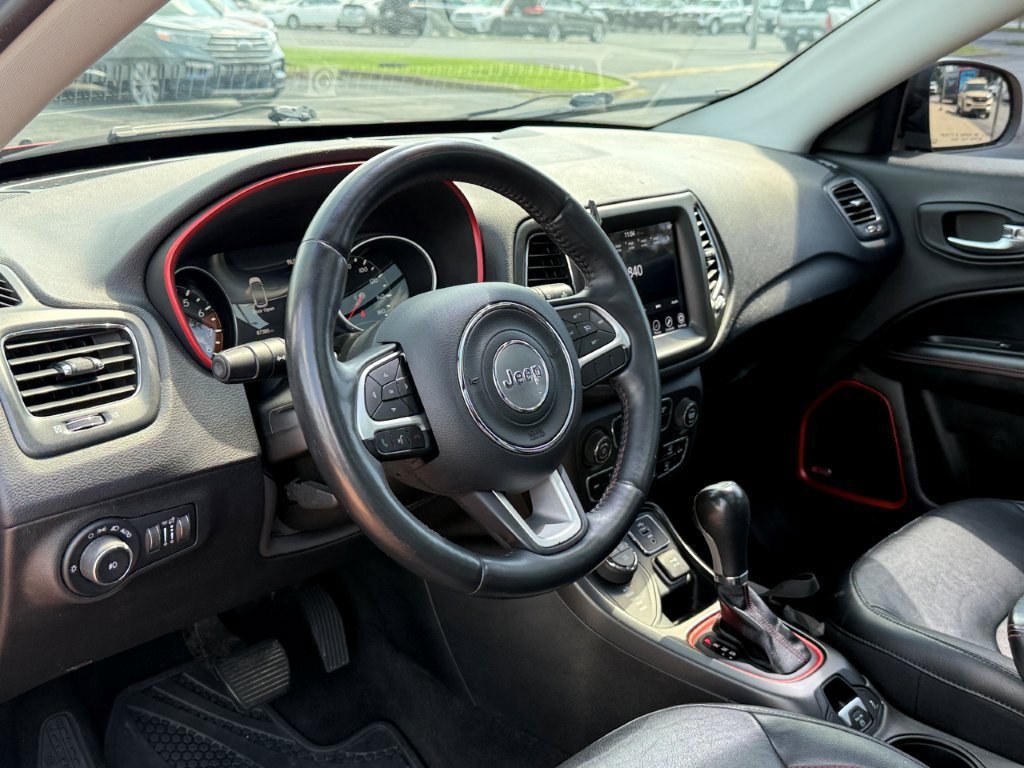 Used 2017 Jeep Compass Trailhawk w/ Leather Interior Group AWD/4WD image 11