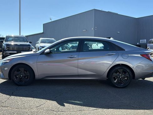 Used 2023 Hyundai Elantra SEL image 4