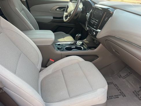 Used 2020 Chevrolet Traverse LT AWD/4WD image 16