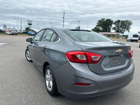 Used 2018 Chevrolet Cruze LT w/ Convenience Package FWD image 19