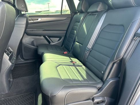 Used 2025 Volkswagen Atlas Cross Sport SEL R-Line image 23