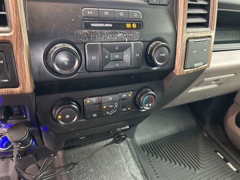 Used 2022 Ford F250 XL w/ Power Equipment Group image 40