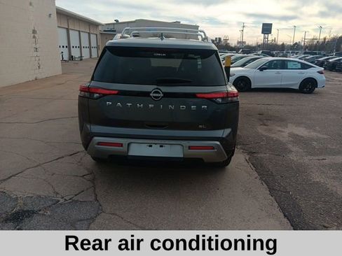 Used 2023 Nissan Pathfinder SL image 6