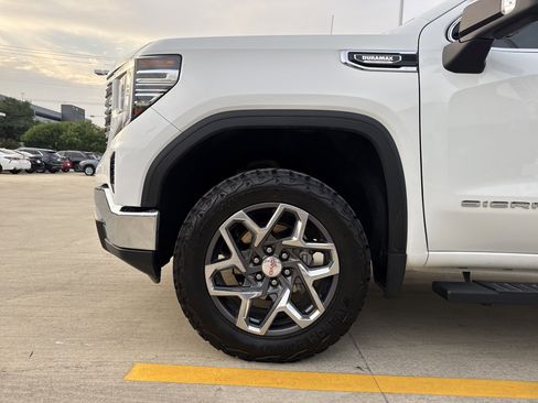 Used 2022 GMC Sierra 1500 SLT image 12
