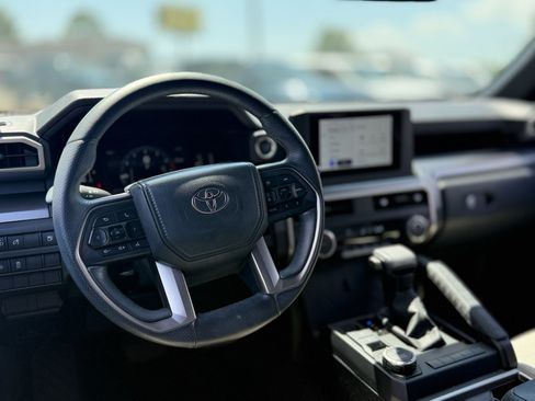 Used 2025 Toyota 4Runner SR5 RWD image 32