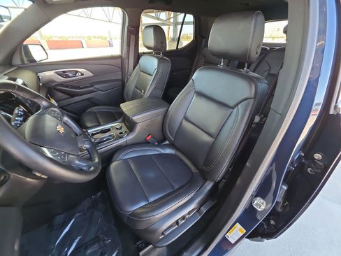Used 2023 Chevrolet Traverse LT image 20